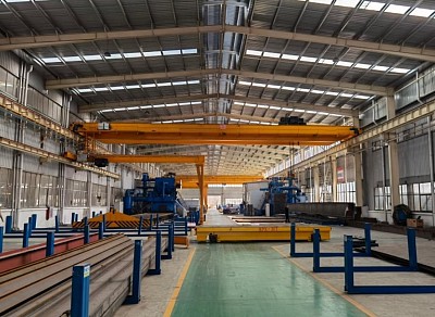 overhead gantry crane
